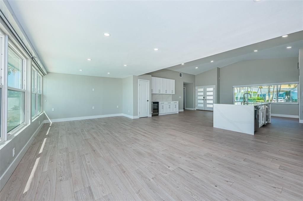 For Rent: $8,500 (3 beds, 3 baths, 1850 Square Feet)