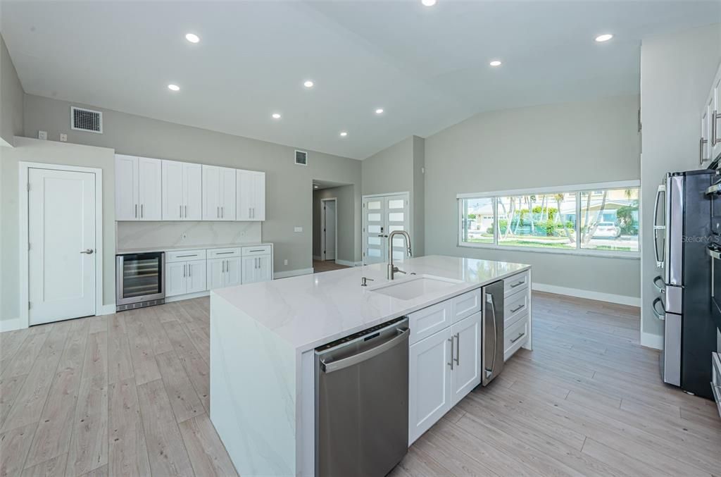 For Rent: $8,500 (3 beds, 3 baths, 1850 Square Feet)