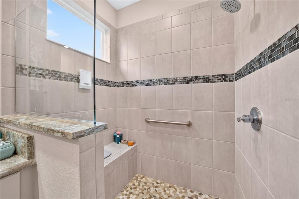 На продажу: $297,000 (2 спален, 2 ванн, 1342 Квадратных фут)