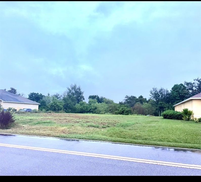 На продажу: $132,000 (0.44 acres)