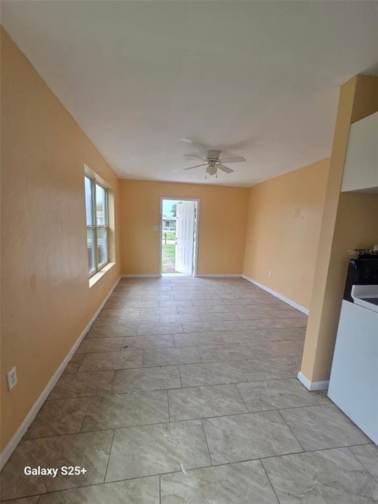 В аренду: $1,395 (3 спален, 1 ванн, 851 Квадратных фут)