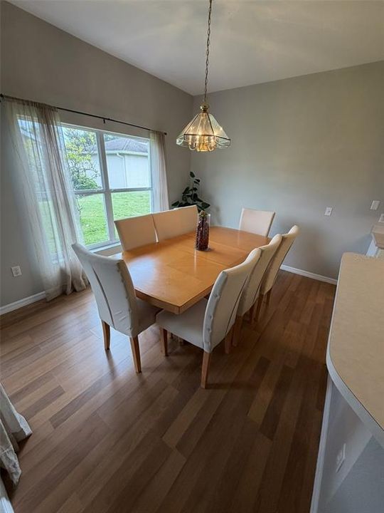 На продажу: $264,900 (2 спален, 2 ванн, 1440 Квадратных фут)