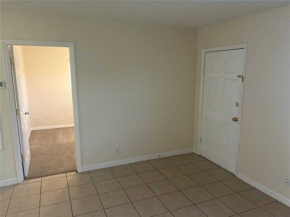 For Rent: $1,150 (2 beds, 1 baths, 650 Square Feet)