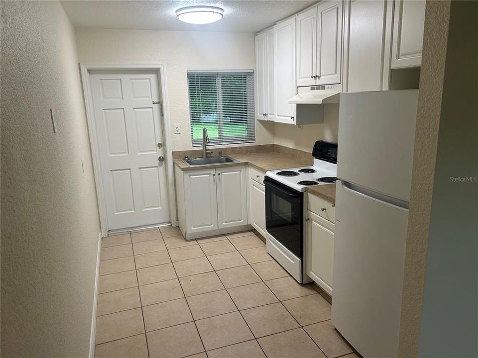 For Rent: $1,150 (2 beds, 1 baths, 650 Square Feet)