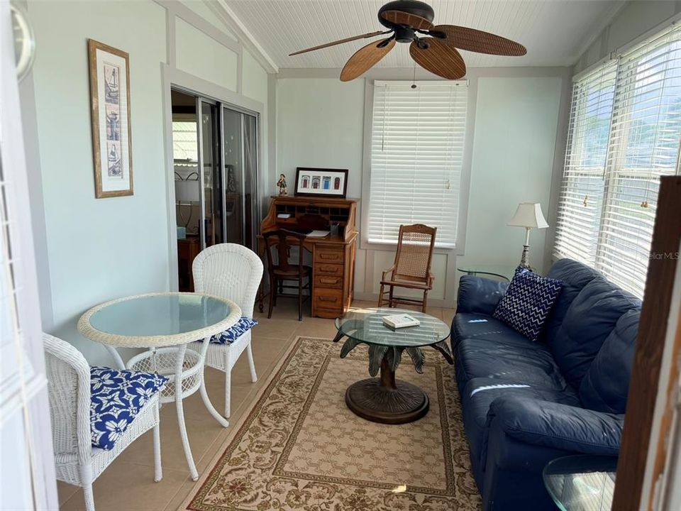 En Venta: $154,900 (2 camas, 2 baños, 971 Pies cuadrados)
