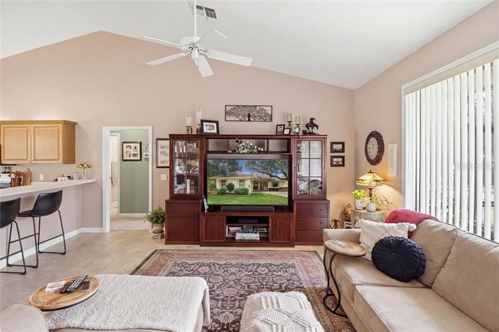 For Sale: $334,900 (3 beds, 2 baths, 1604 Square Feet)