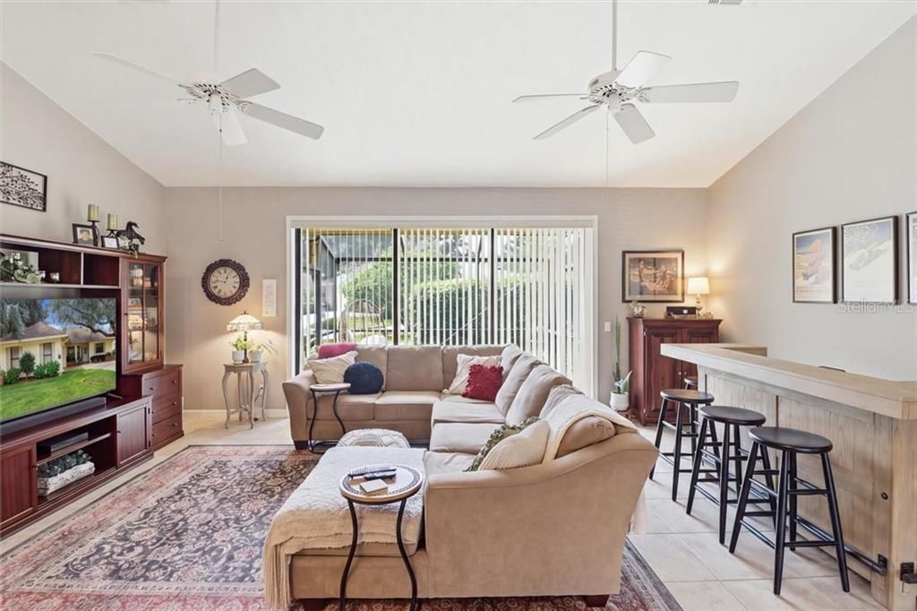 For Sale: $334,900 (3 beds, 2 baths, 1604 Square Feet)