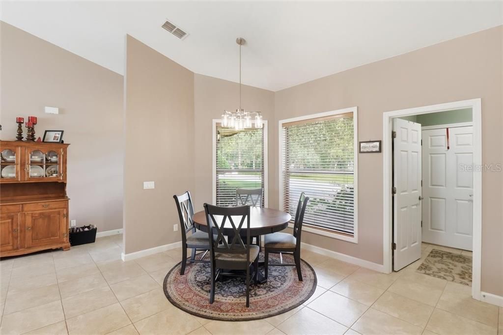 For Sale: $334,900 (3 beds, 2 baths, 1604 Square Feet)