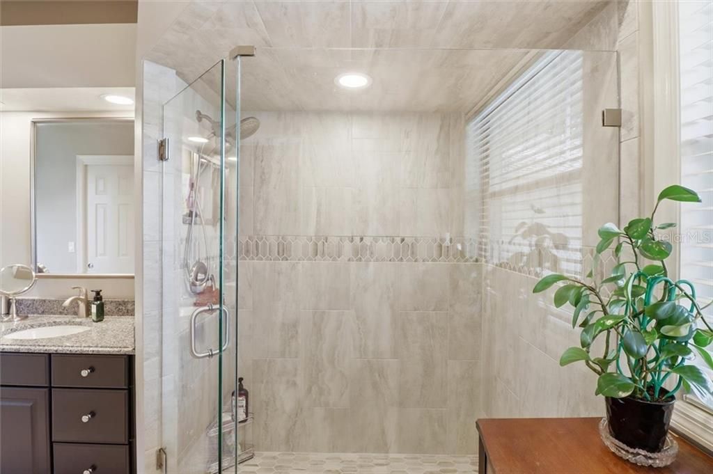 For Sale: $334,900 (3 beds, 2 baths, 1604 Square Feet)