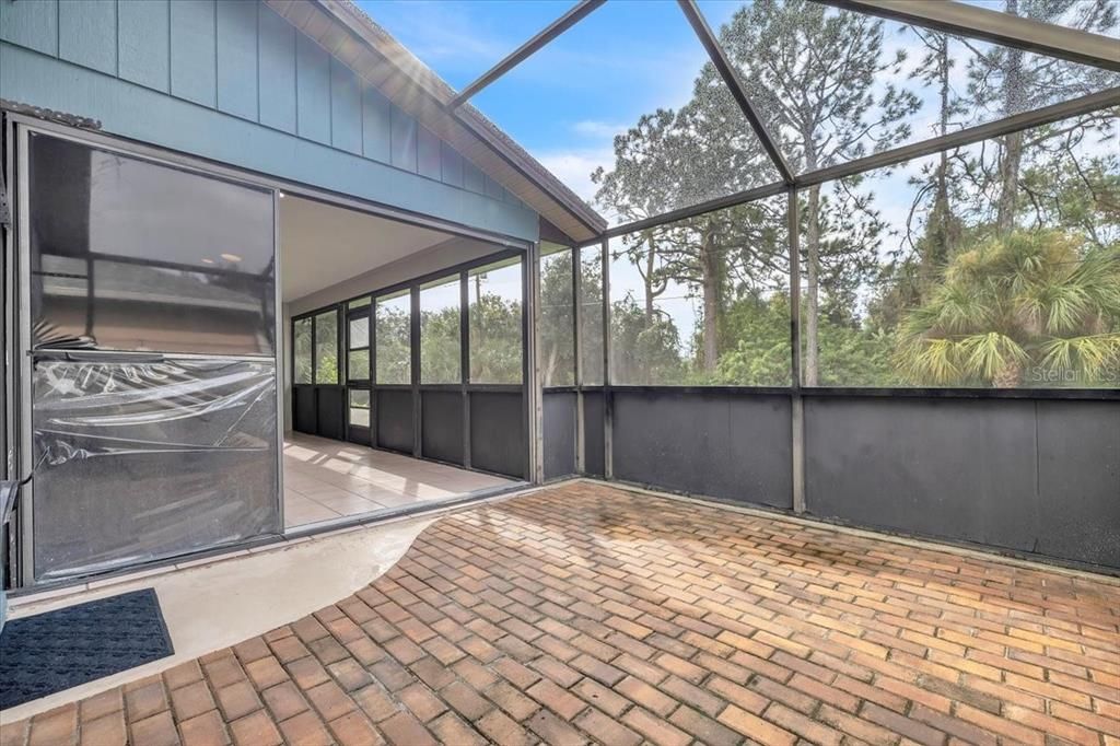 На продажу: $259,900 (2 спален, 2 ванн, 1496 Квадратных фут)