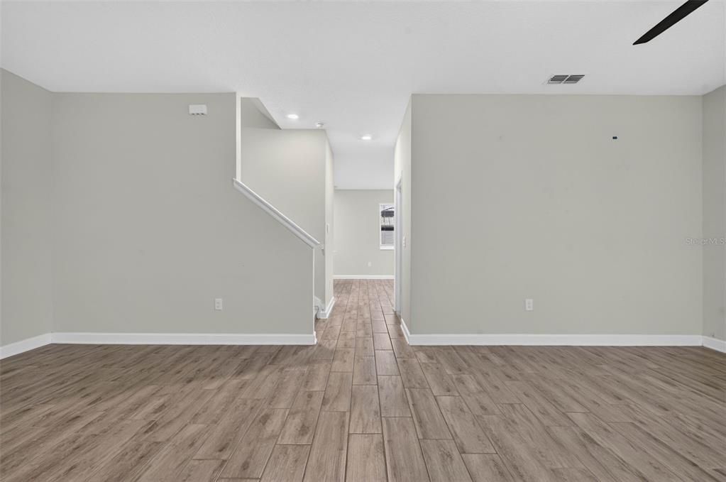 На продажу: $429,900 (3 спален, 2 ванн, 1717 Квадратных фут)