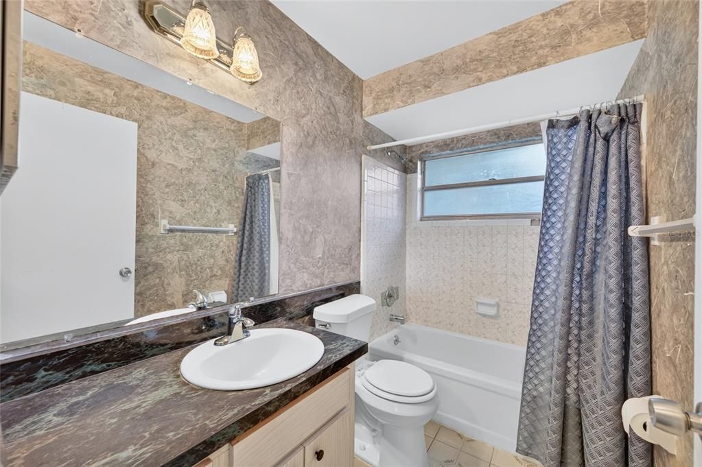 En Venta: $399,900 (3 camas, 2 baños, 1681 Pies cuadrados)
