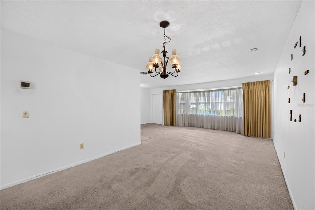 En Venta: $399,900 (3 camas, 2 baños, 1681 Pies cuadrados)