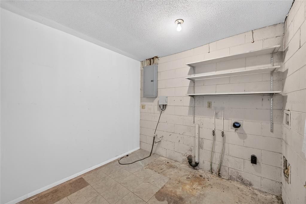 En Venta: $399,900 (3 camas, 2 baños, 1681 Pies cuadrados)