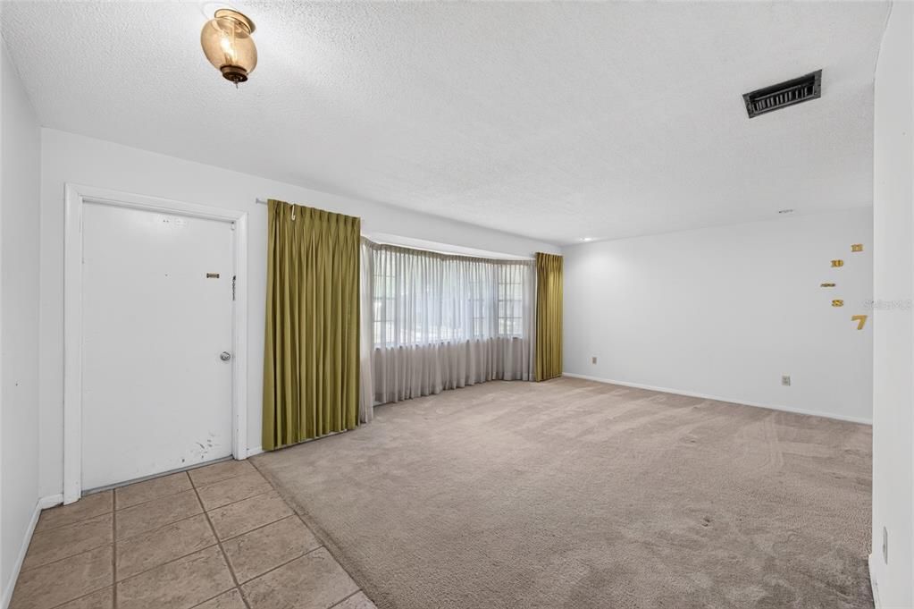 En Venta: $399,900 (3 camas, 2 baños, 1681 Pies cuadrados)