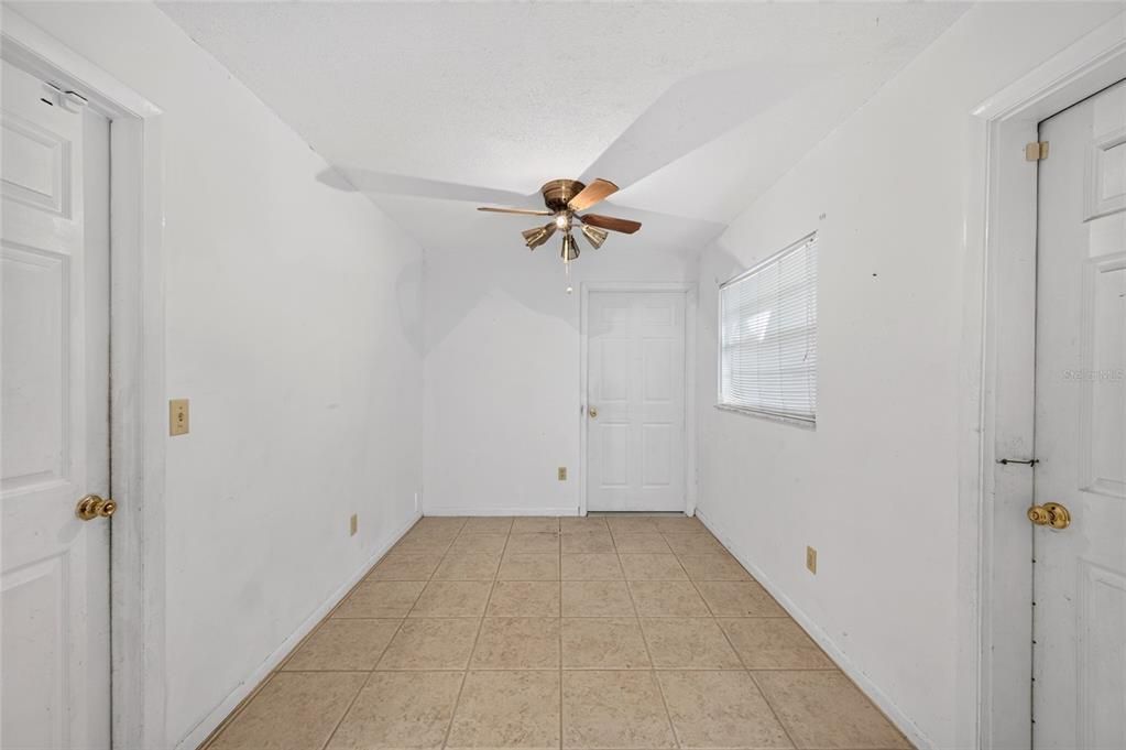 En Venta: $399,900 (3 camas, 2 baños, 1681 Pies cuadrados)