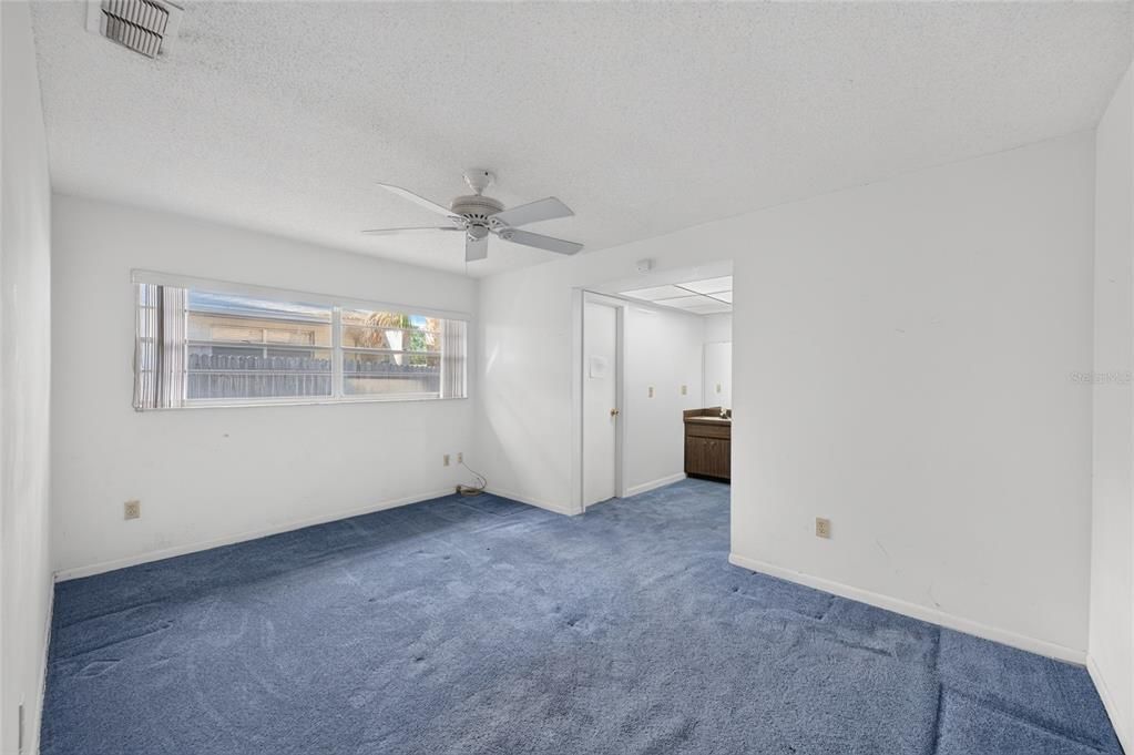 En Venta: $399,900 (3 camas, 2 baños, 1681 Pies cuadrados)