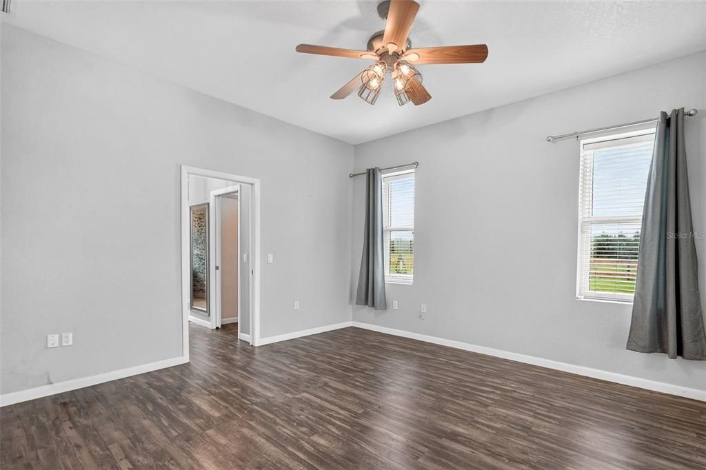 For Sale: $1,050,000 (5 beds, 3 baths, 3011 Square Feet)
