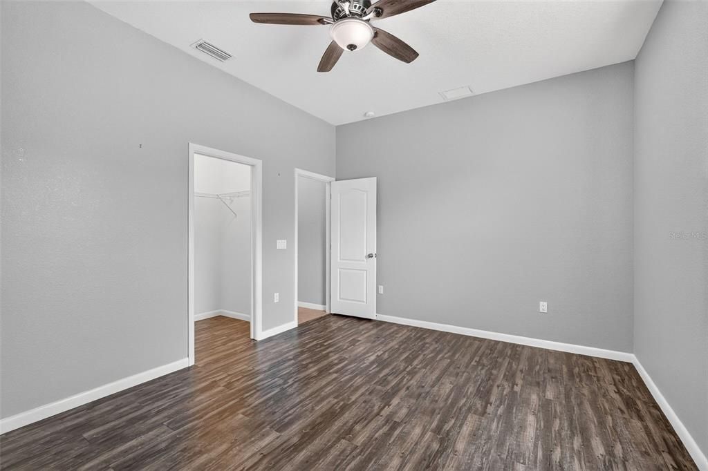 For Sale: $1,050,000 (5 beds, 3 baths, 3011 Square Feet)