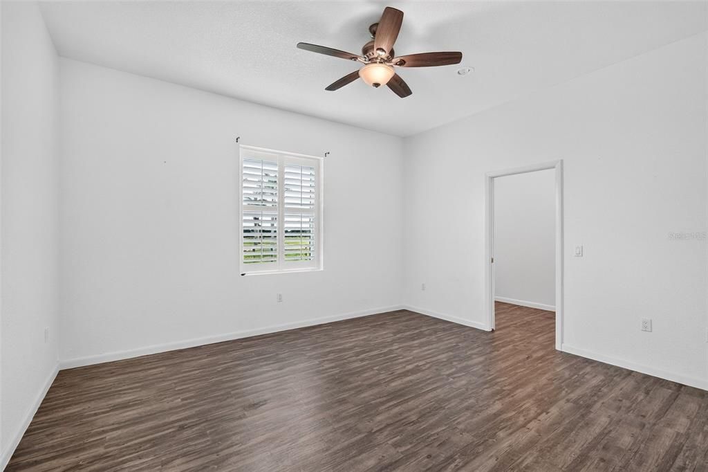 For Sale: $1,050,000 (5 beds, 3 baths, 3011 Square Feet)