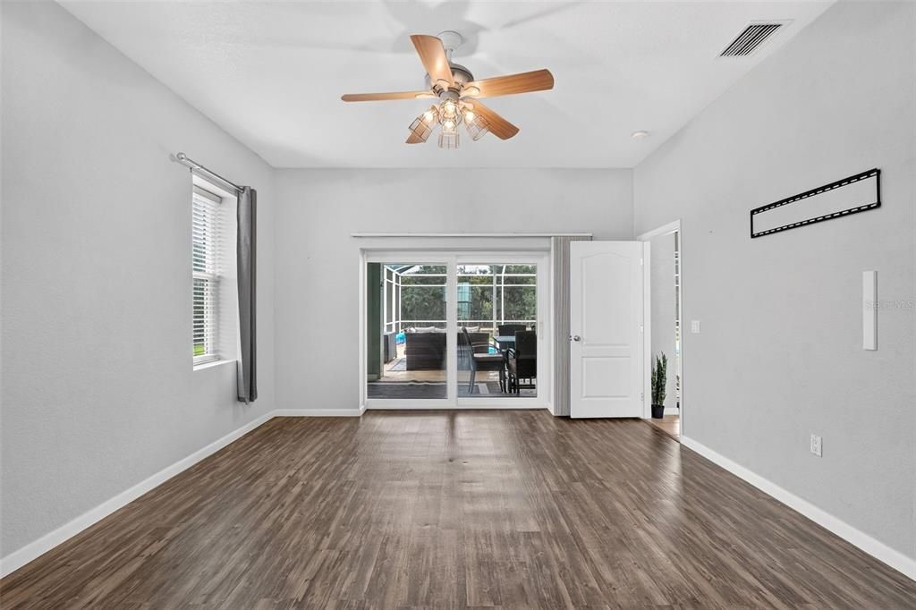 For Sale: $1,050,000 (5 beds, 3 baths, 3011 Square Feet)