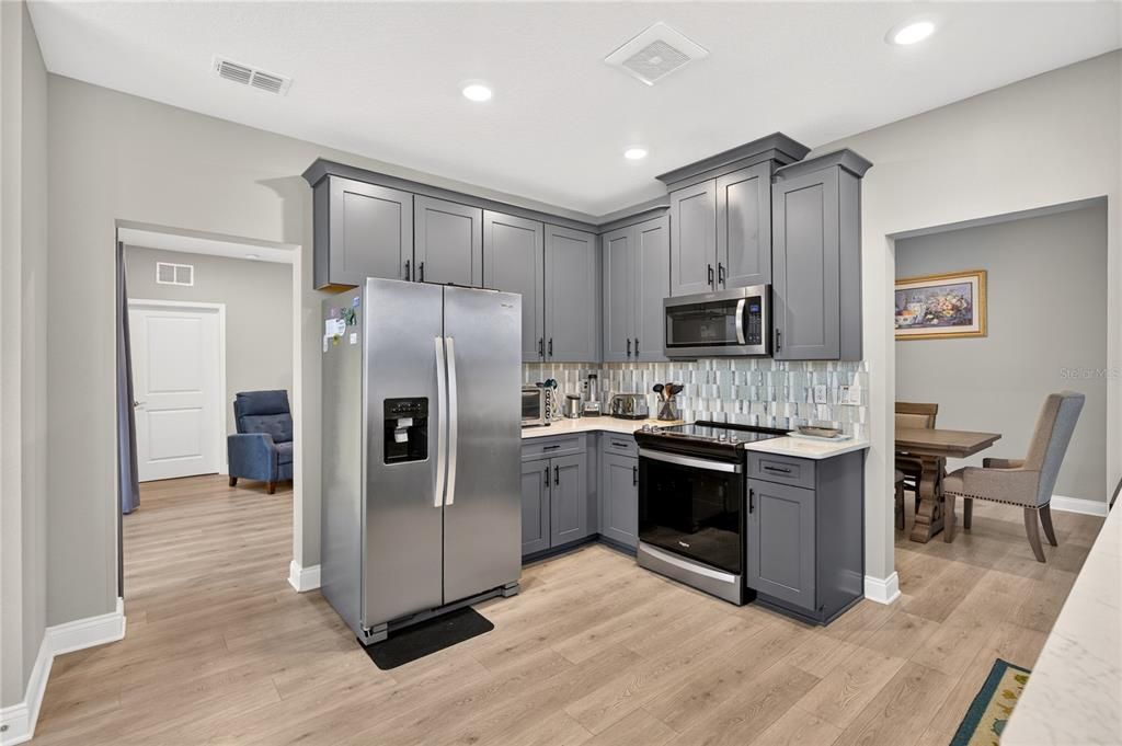 For Sale: $395,000 (2 beds, 2 baths, 1549 Square Feet)