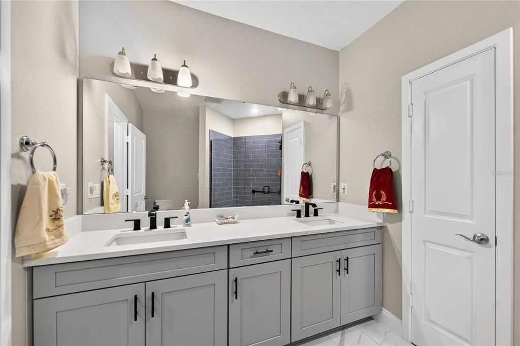 For Sale: $395,000 (2 beds, 2 baths, 1549 Square Feet)