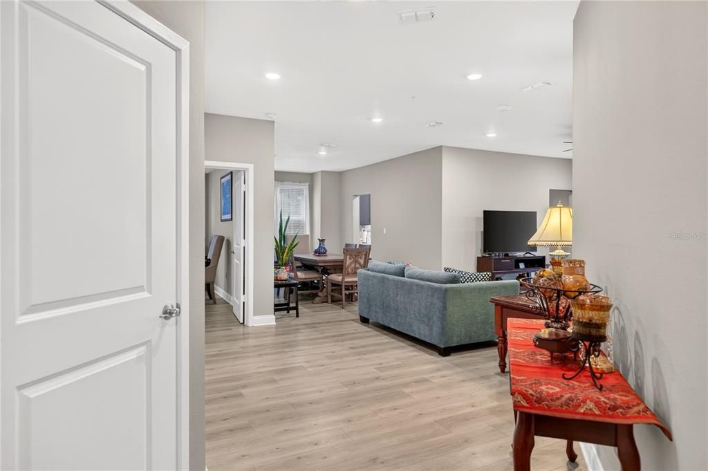 For Sale: $395,000 (2 beds, 2 baths, 1549 Square Feet)