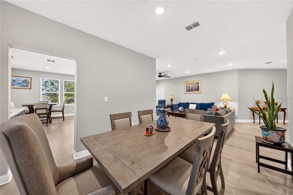 For Sale: $395,000 (2 beds, 2 baths, 1549 Square Feet)