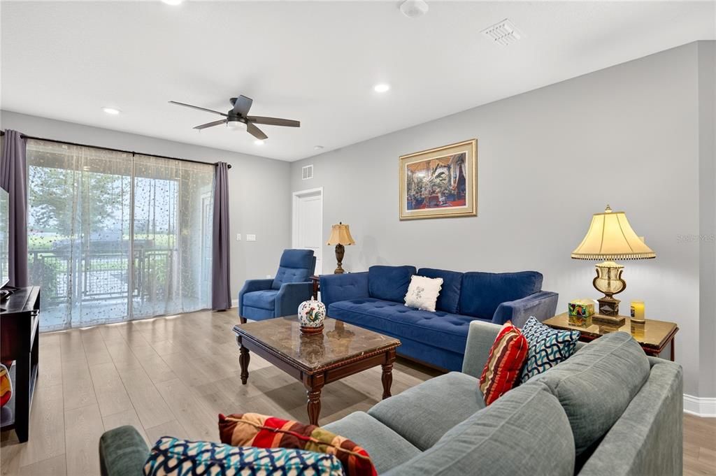 For Sale: $395,000 (2 beds, 2 baths, 1549 Square Feet)
