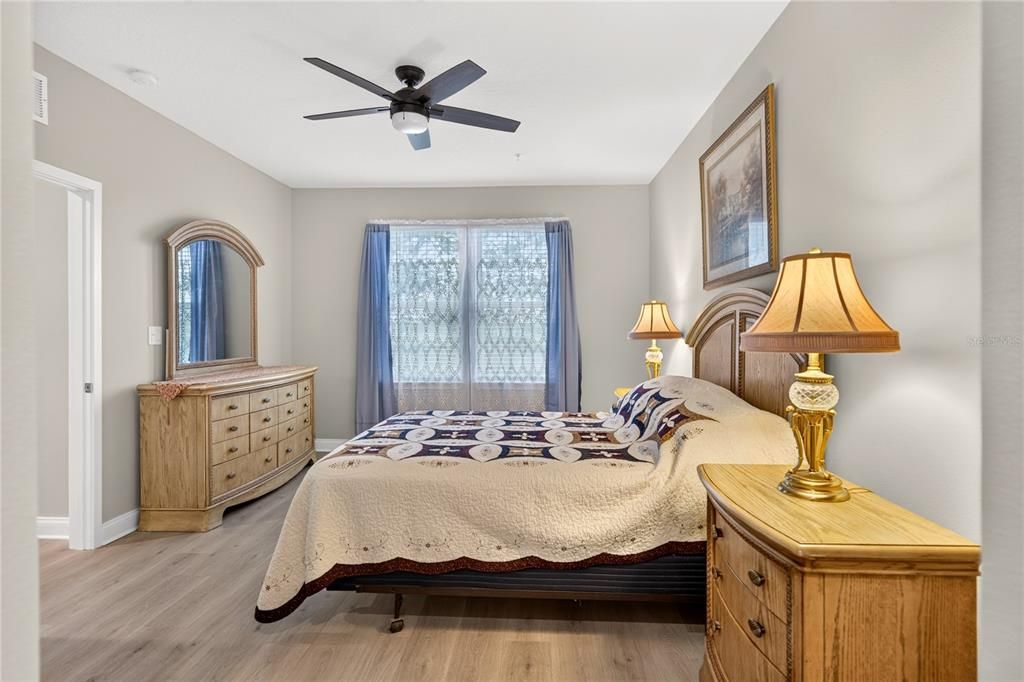 For Sale: $395,000 (2 beds, 2 baths, 1549 Square Feet)