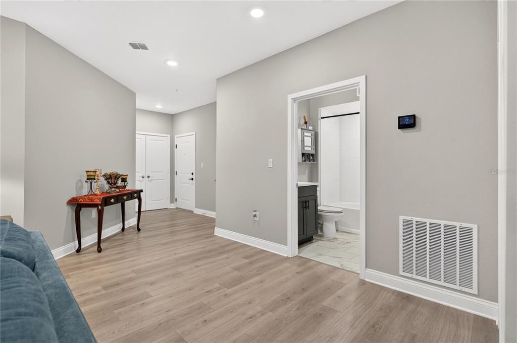 For Sale: $395,000 (2 beds, 2 baths, 1549 Square Feet)