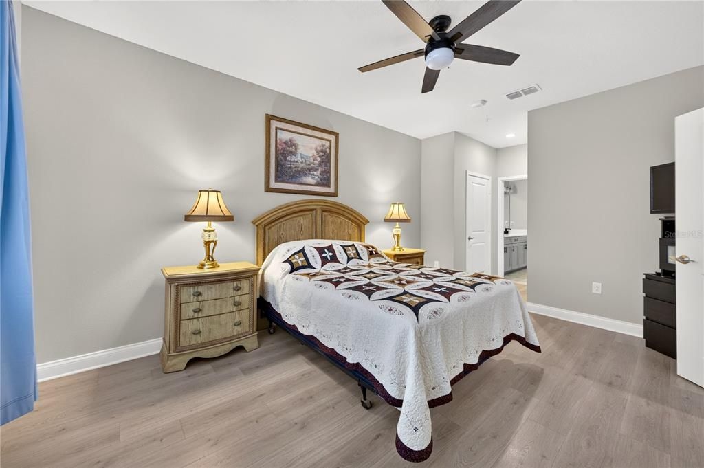 For Sale: $395,000 (2 beds, 2 baths, 1549 Square Feet)