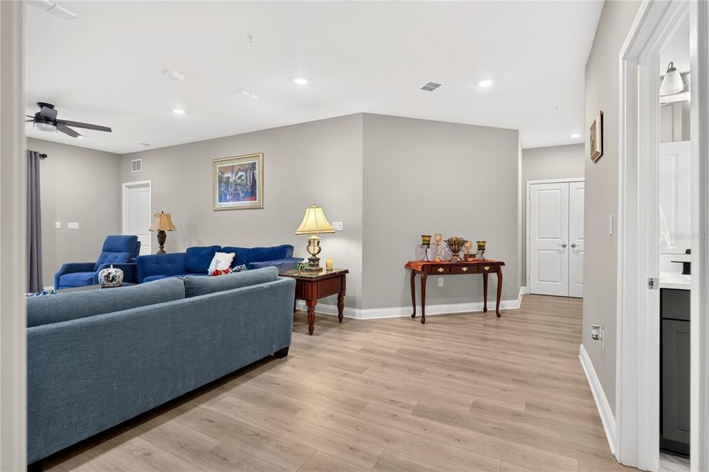 For Sale: $395,000 (2 beds, 2 baths, 1549 Square Feet)