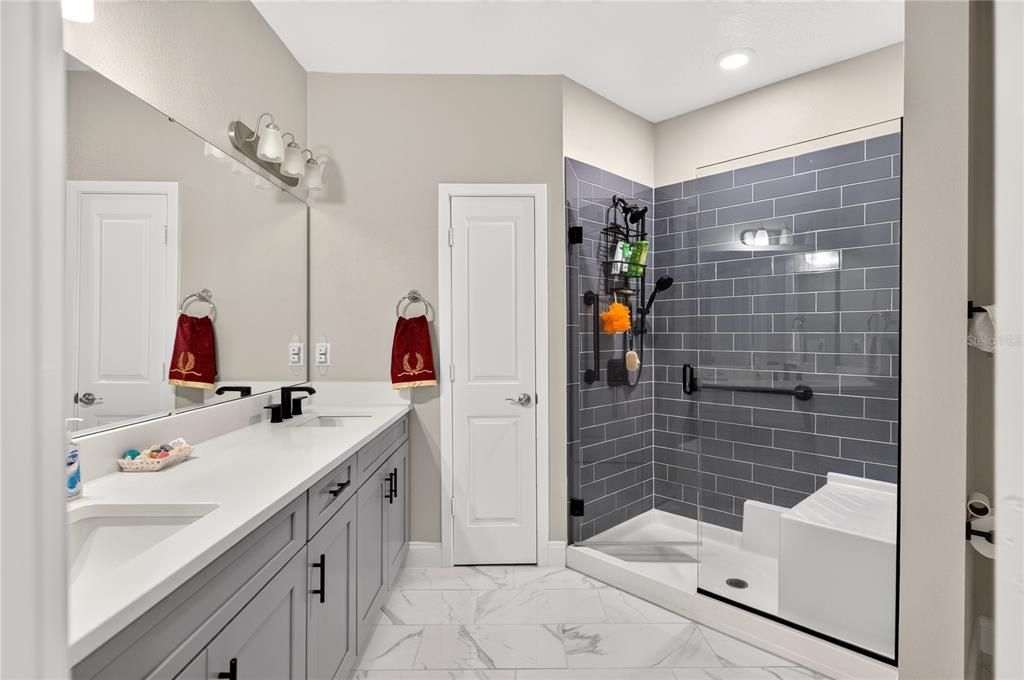 For Sale: $395,000 (2 beds, 2 baths, 1549 Square Feet)