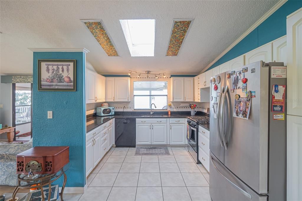 En Venta: $248,000 (2 camas, 2 baños, 1352 Pies cuadrados)