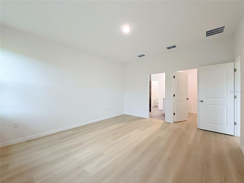 На продажу: $359,000 (3 спален, 2 ванн, 1702 Квадратных фут)