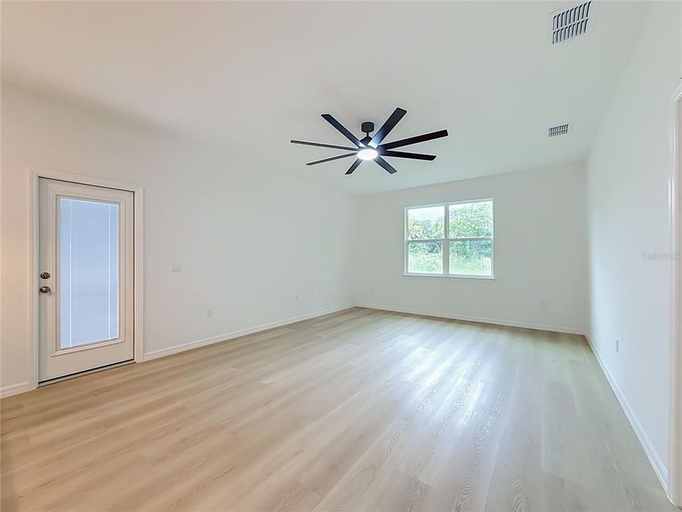 На продажу: $359,000 (3 спален, 2 ванн, 1702 Квадратных фут)