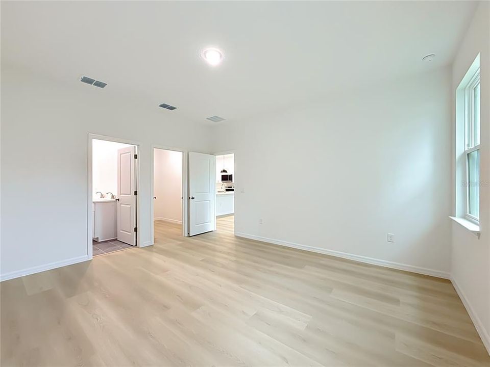 На продажу: $359,000 (3 спален, 2 ванн, 1702 Квадратных фут)