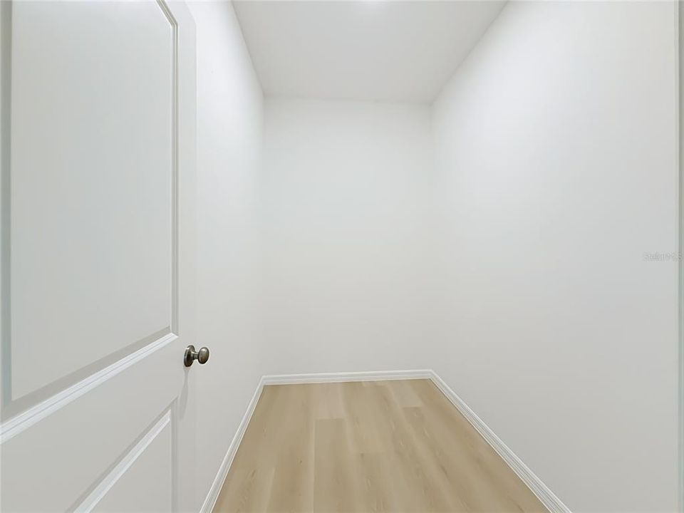 На продажу: $359,000 (3 спален, 2 ванн, 1702 Квадратных фут)