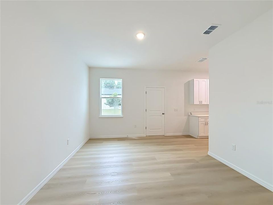 На продажу: $359,000 (3 спален, 2 ванн, 1702 Квадратных фут)