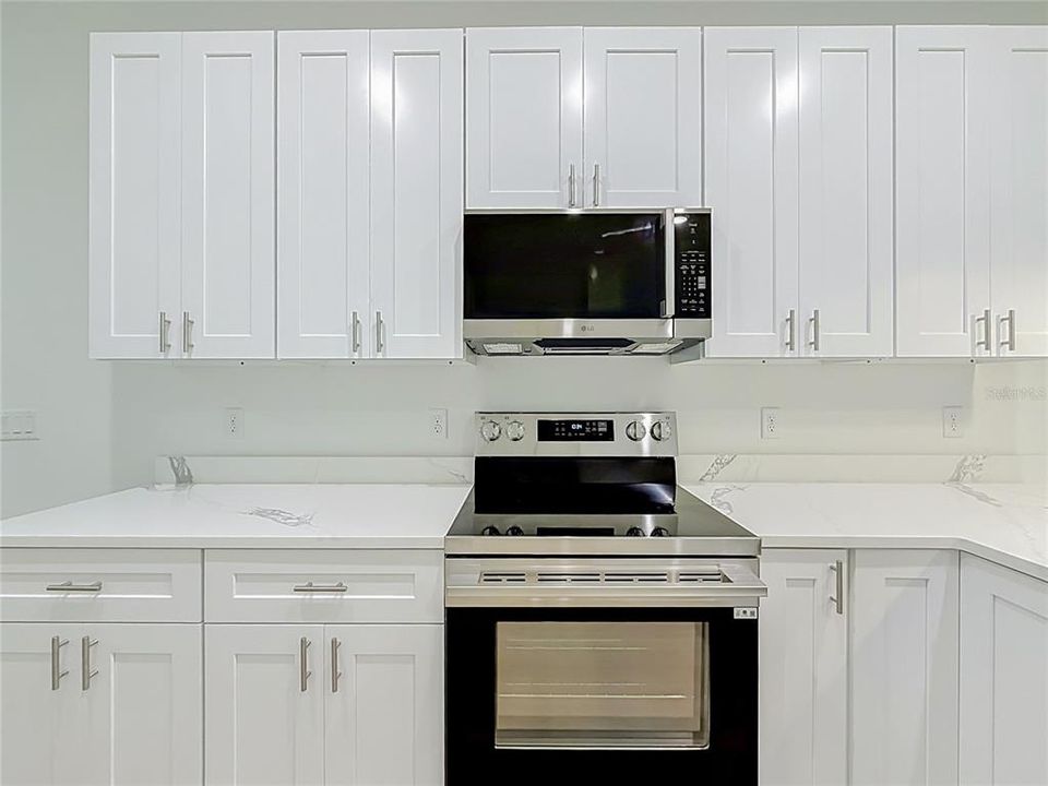 На продажу: $359,000 (3 спален, 2 ванн, 1702 Квадратных фут)