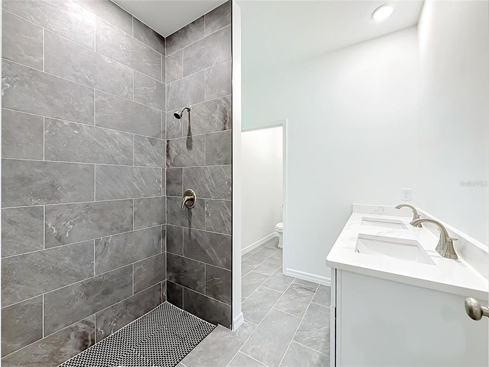 На продажу: $359,000 (3 спален, 2 ванн, 1702 Квадратных фут)