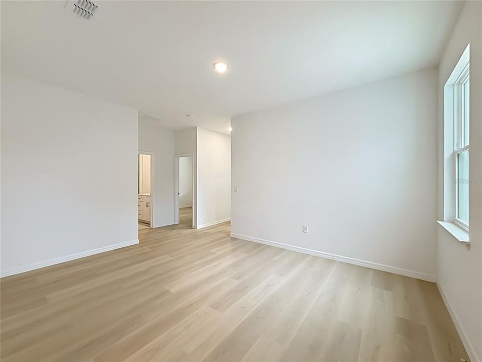 На продажу: $359,000 (3 спален, 2 ванн, 1702 Квадратных фут)