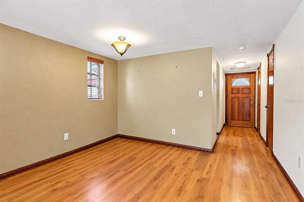 En Venta: $249,900 (2 camas, 2 baños, 1150 Pies cuadrados)
