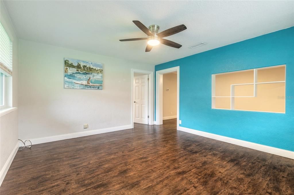 For Sale: $248,000 (3 beds, 1 baths, 1036 Square Feet)