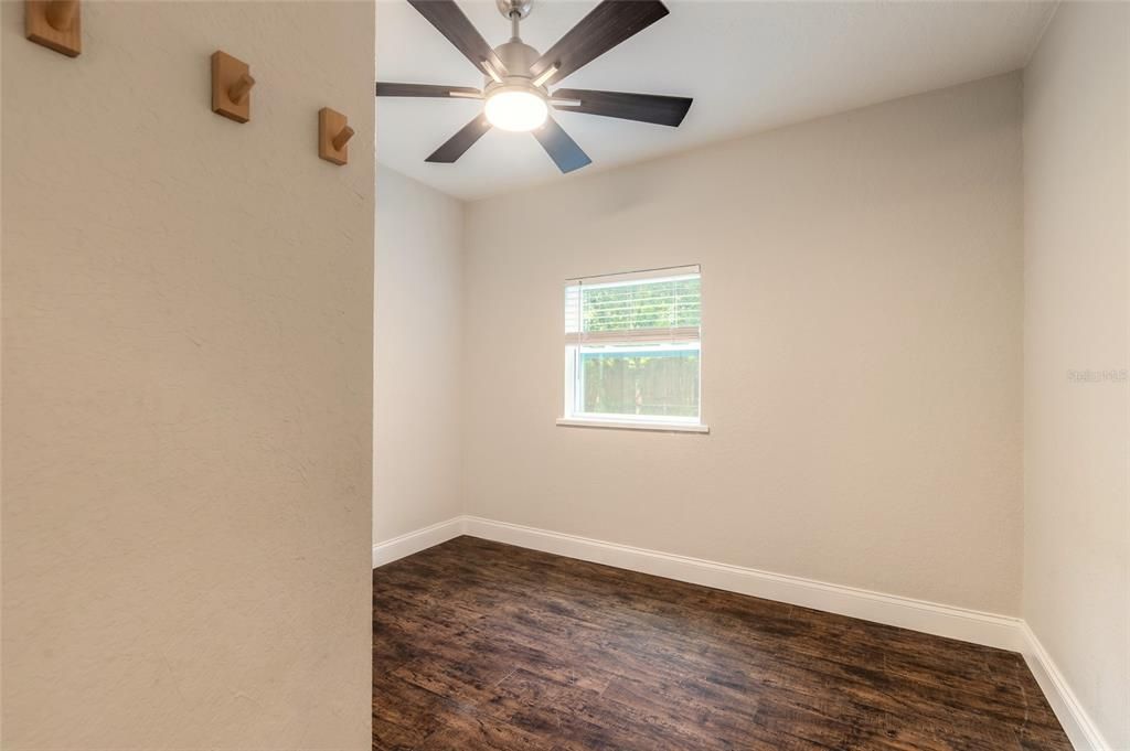 For Sale: $248,000 (3 beds, 1 baths, 1036 Square Feet)