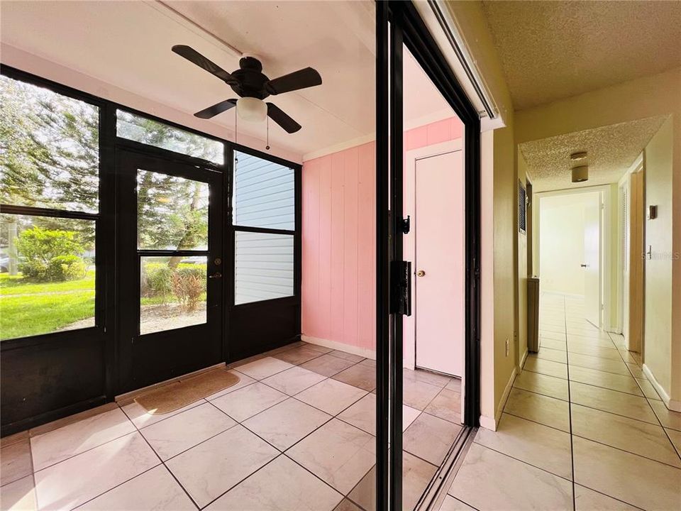 For Rent: $1,625 (2 beds, 2 baths, 820 Square Feet)