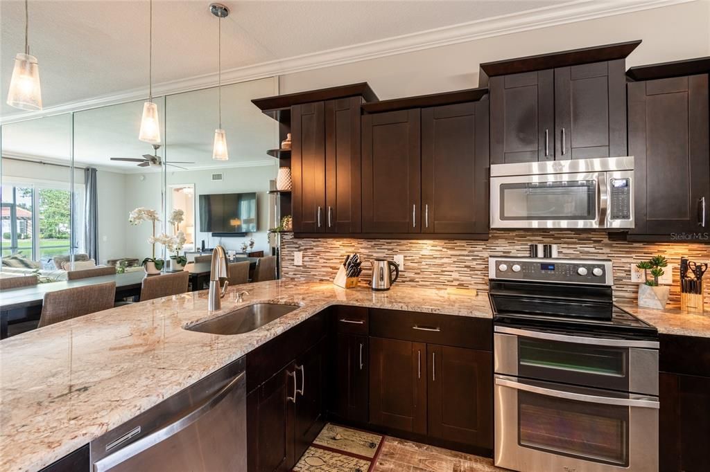 En Venta: $325,000 (2 camas, 2 baños, 1128 Pies cuadrados)