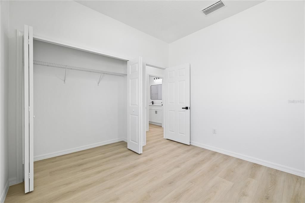 На продажу: $299,900 (4 спален, 3 ванн, 1608 Квадратных фут)
